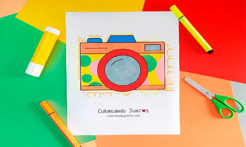Dessin d'appareil photo colorié par Colorions Ensemble
