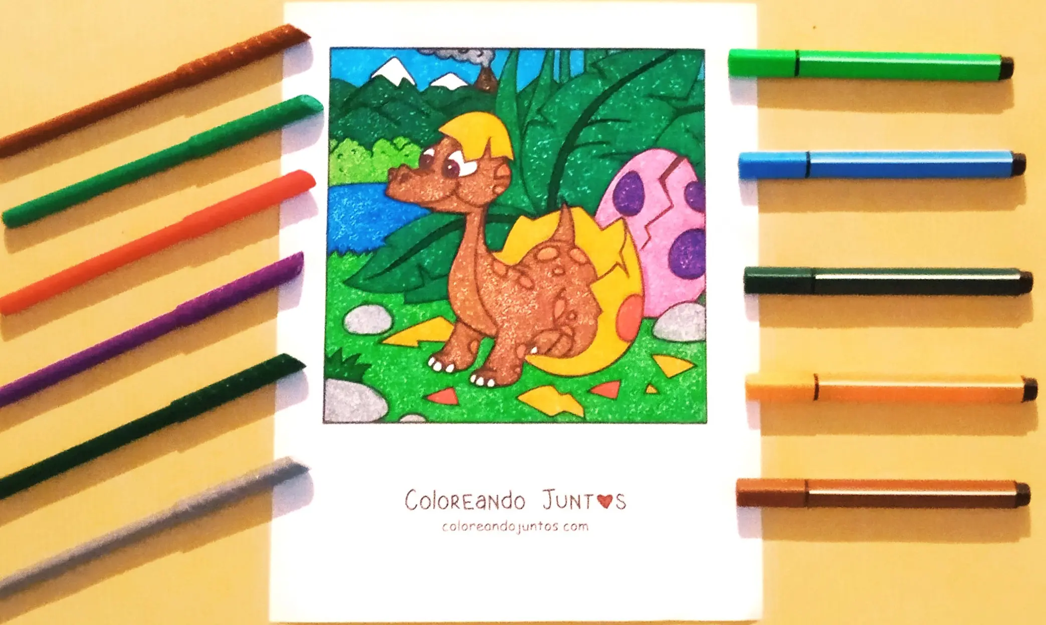 Dessin de bébé dinosaure colorié par Colorions Ensemble