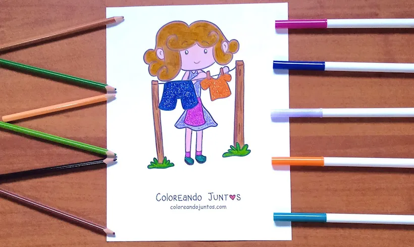 Dessin d’une fille étendant le linge propre colorié par Colorions Ensemble