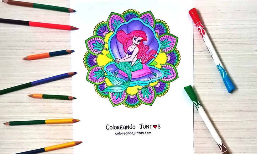 Dessin de mandala Disney colorié par Colorions Ensemble