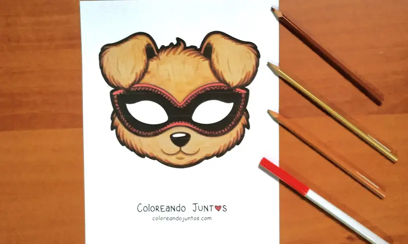 Coloriage d'un masque de chien colorié par Colorions Ensemble