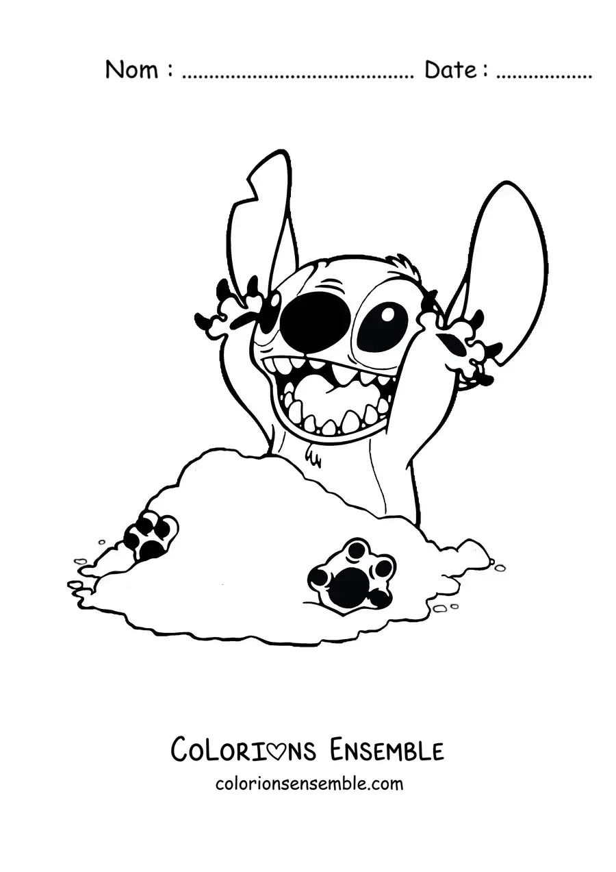 Coloriage de Stitch assis qui joue dans le sable, tout content
