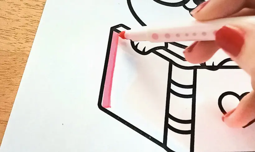 Étape 1 pour colorier aux marqueurs sans laisser d’espaces blancs