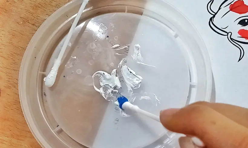 Étape 3 pour peindre avec des cotons-tiges et de la gouache